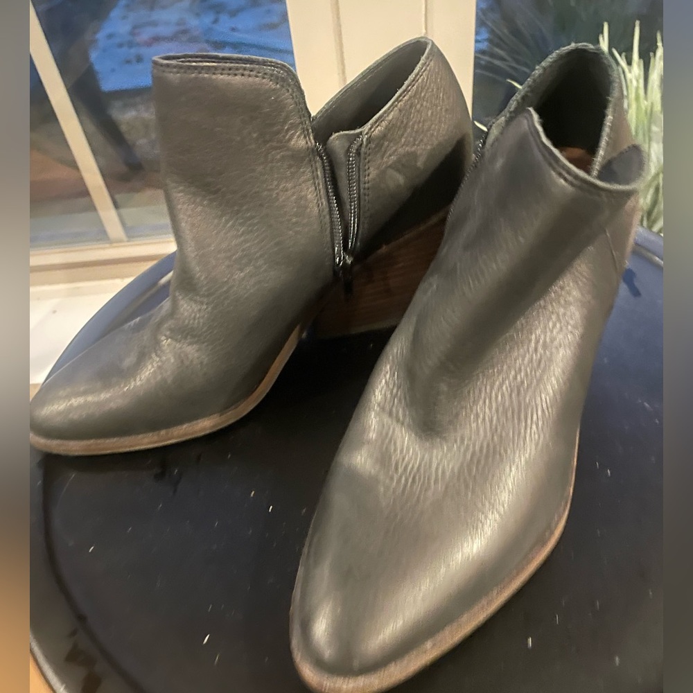 Lucky Brand Black leather stacked heel booties size 8.5